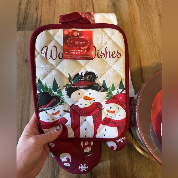 NWTs Snowman kitchen accessories set. - Picture 2 of 6